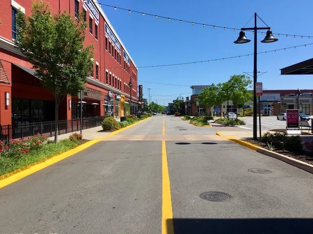 Yellow pavement markings on road in Richmond, VA