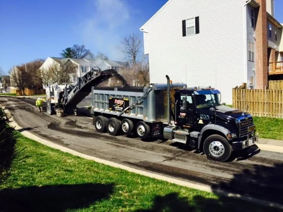 Read more about the article MILLING TODAY AT KINCAID HOA LOCATED IN LOUDOUN COUNTY, VA.