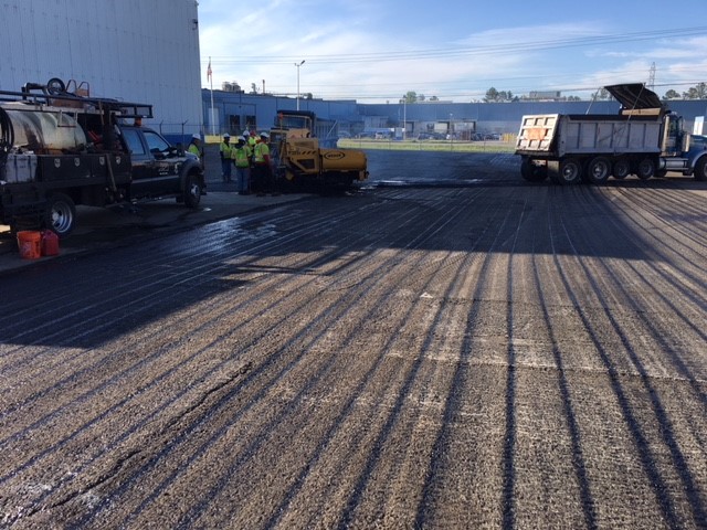 Read more about the article Parking lot paving and asphalt milling in Richmond VA