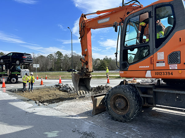 Read more about the article Repairing concrete drive lanes at a rest area near Ruther Glen VA