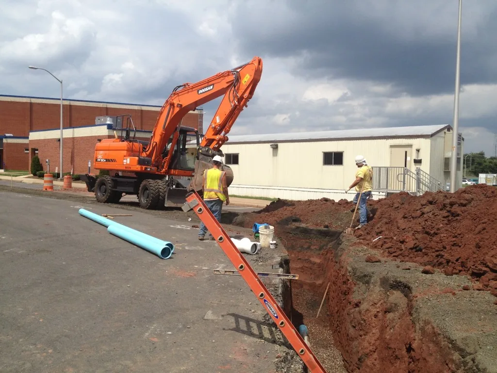 Read more about the article FINLEY UTILITY CREW INSTALLING A NEW SANITARY LINE AT OSBOURN PARK HIGH SCHOOL LOCATED IN MANASSAS, VA.